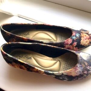 Soft style velvet low heels